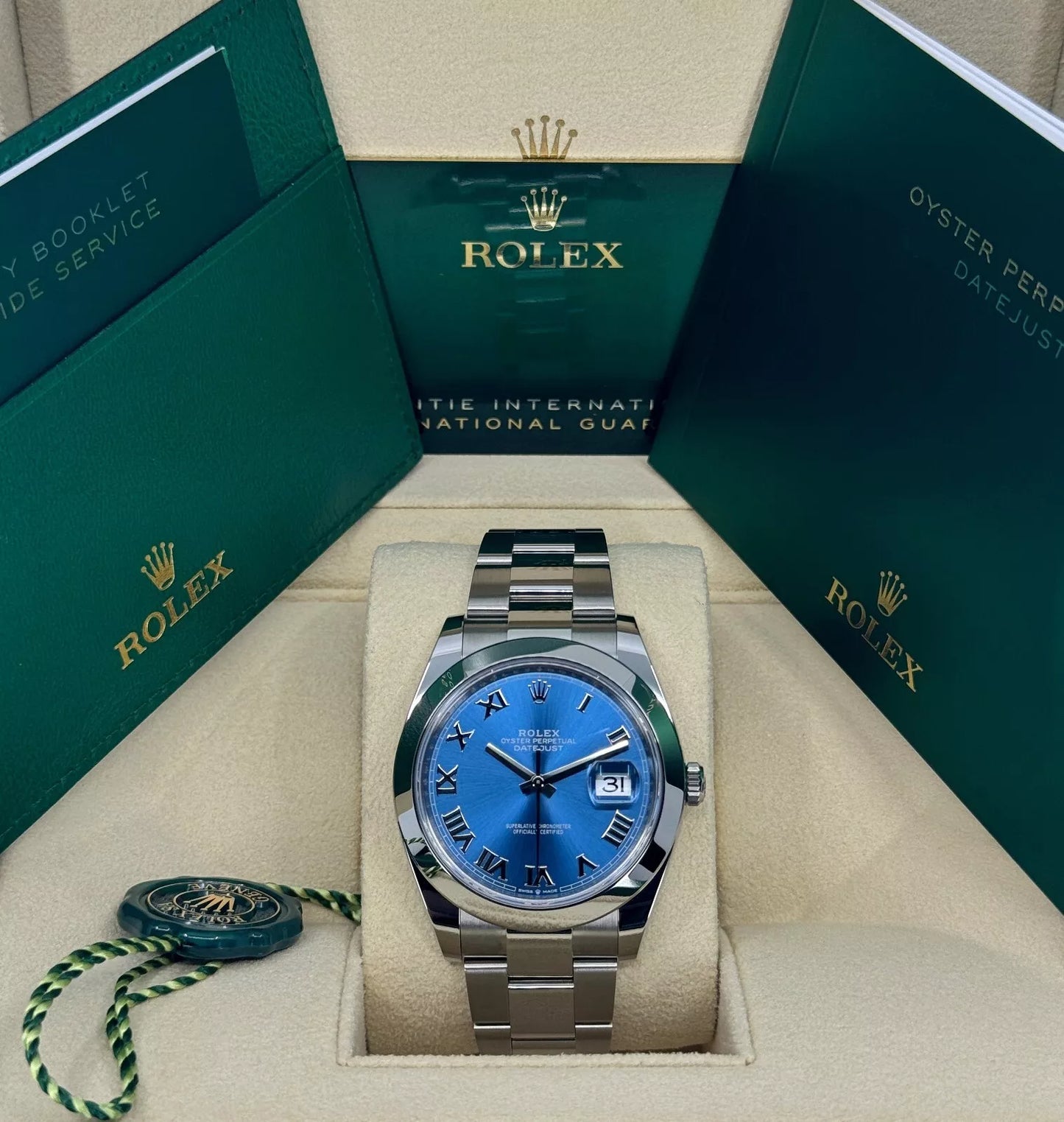 Unworn Rolex Datejust 41mm Ref. 126300 – Blue Roman Dial – Oyster Bracelet – 2025 Dated