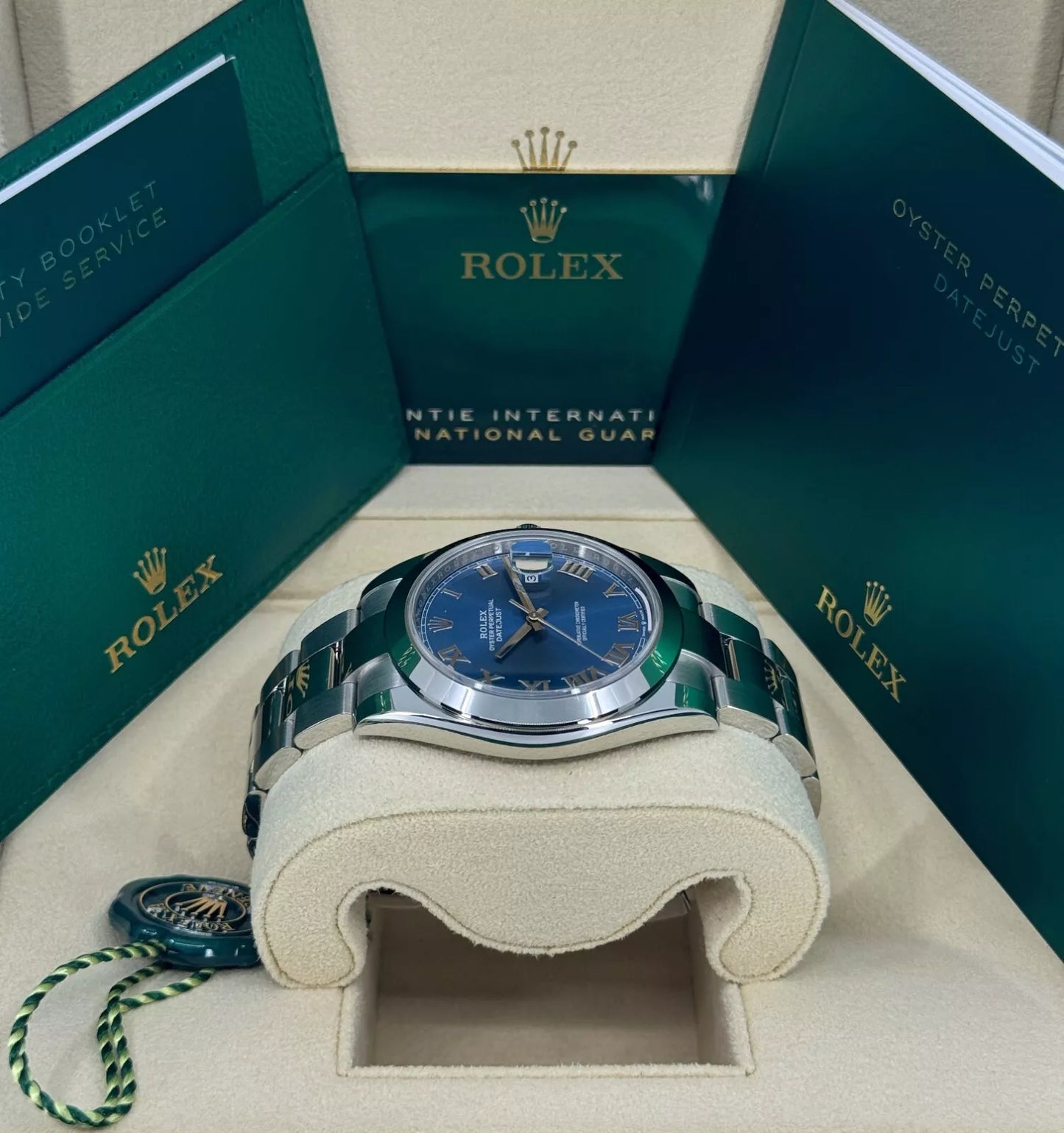 Unworn Rolex Datejust 41mm Ref. 126300 – Blue Roman Dial – Oyster Bracelet – 2025 Dated