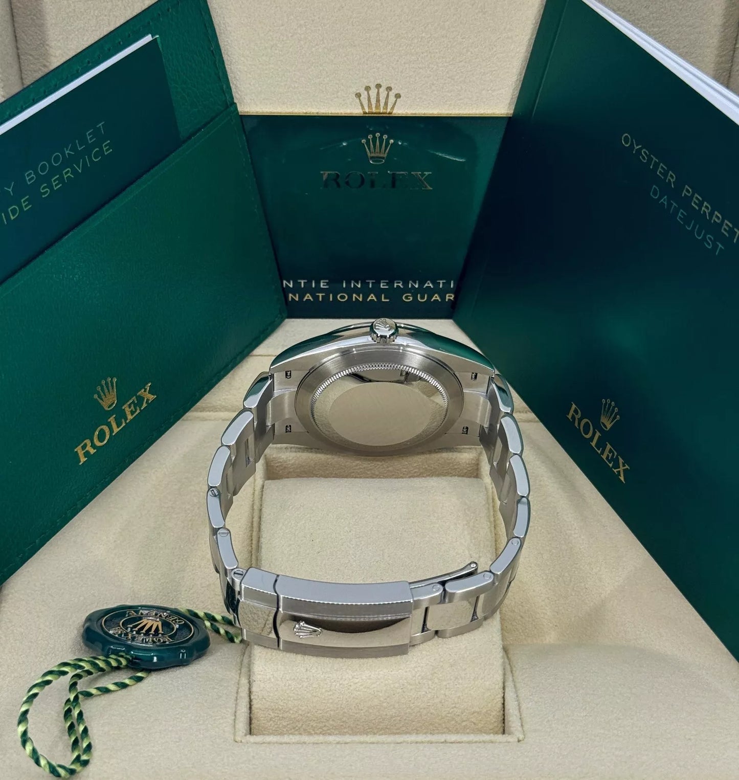 Unworn Rolex Datejust 41mm Ref. 126300 – Blue Roman Dial – Oyster Bracelet – 2025 Dated