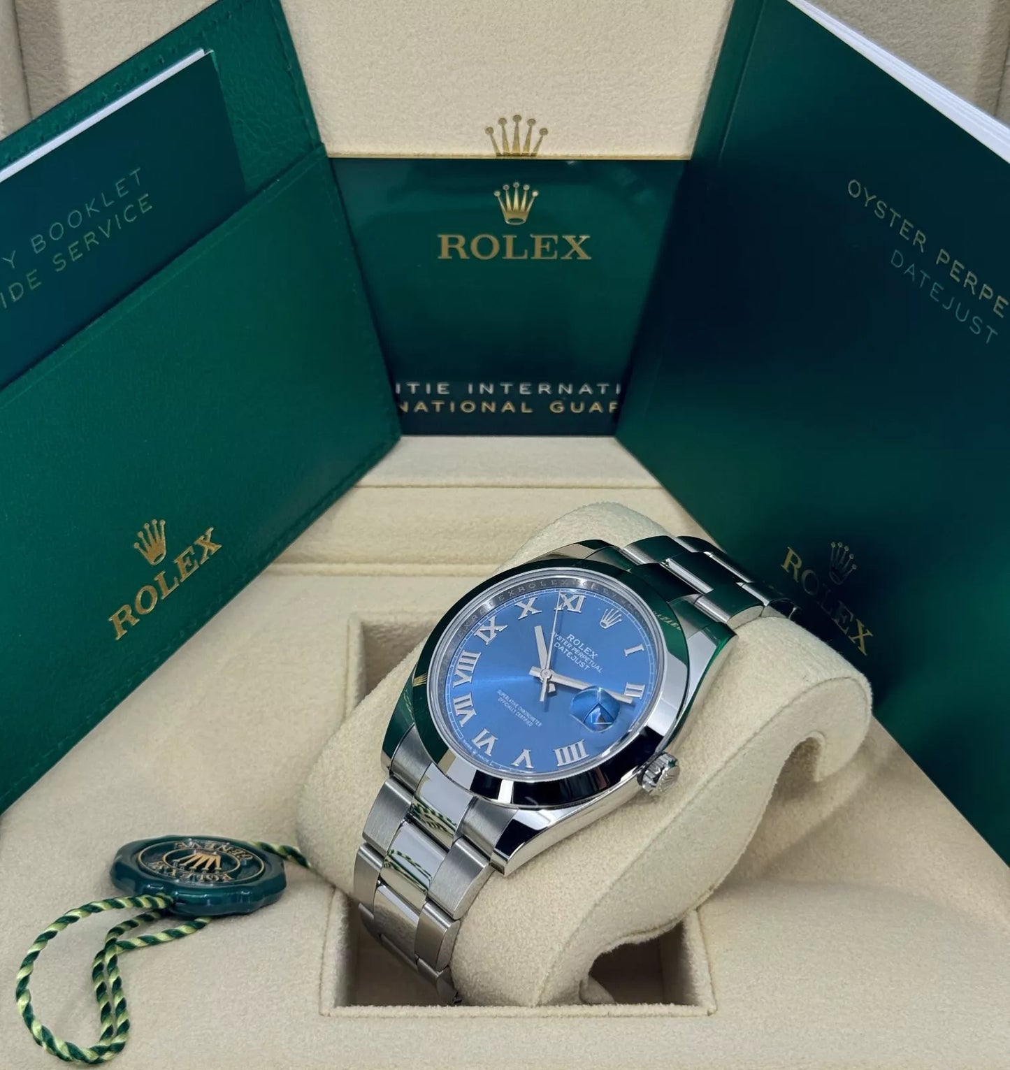 Unworn Rolex Datejust 41mm Ref. 126300 – Blue Roman Dial – Oyster Bracelet – 2025 Dated