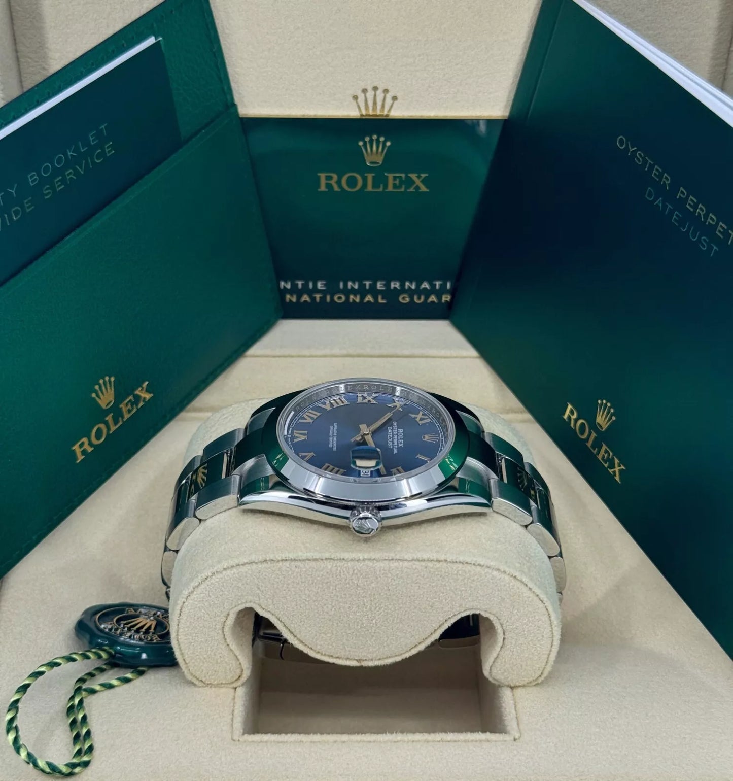 Unworn Rolex Datejust 41mm Ref. 126300 – Blue Roman Dial – Oyster Bracelet – 2025 Dated